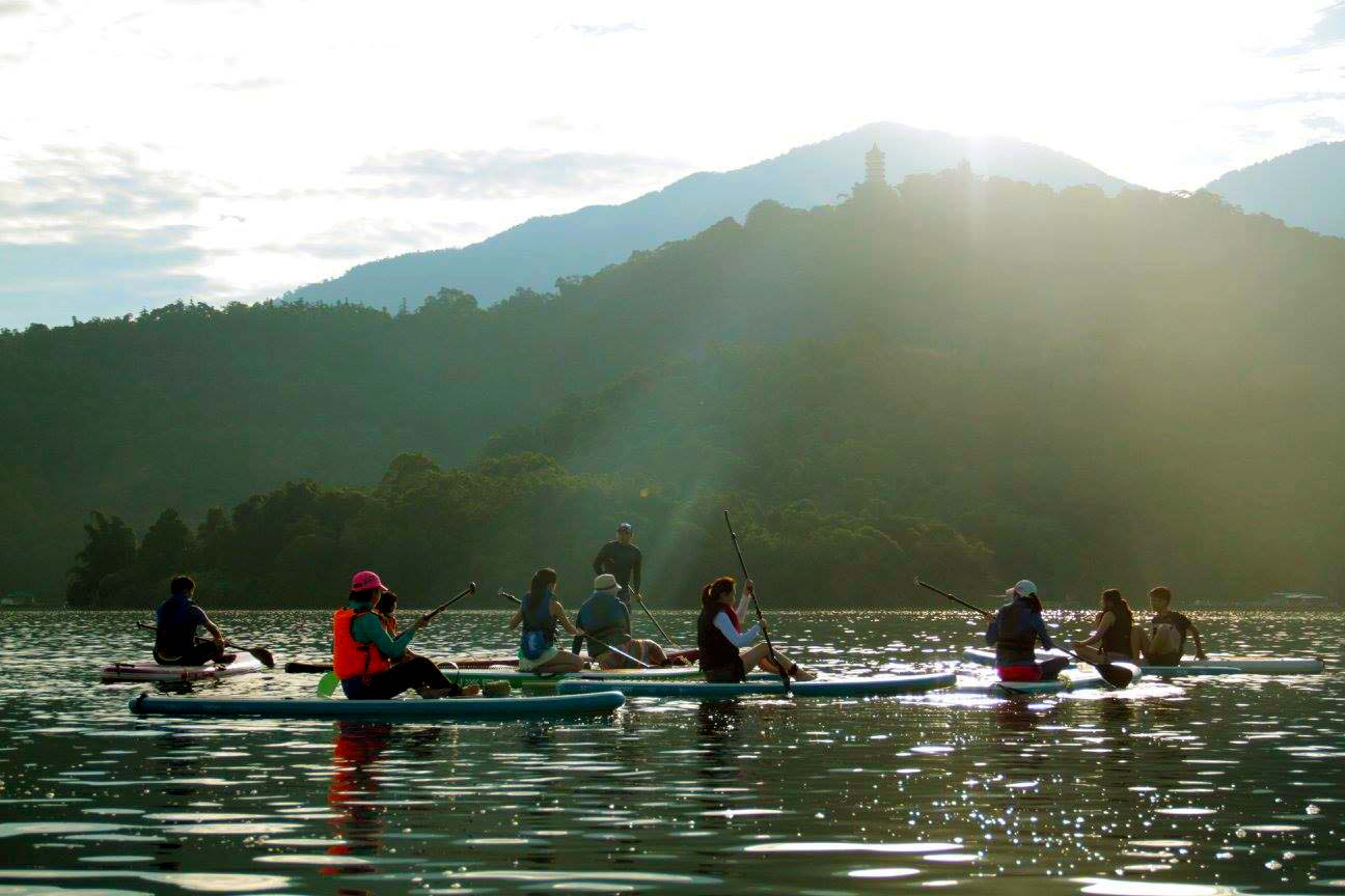 water-sup-sunmoon-lake-3