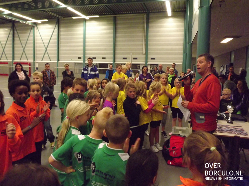 kampioen_scholen_badminton Kampioenen Scholenbadminton in Borculo 2013