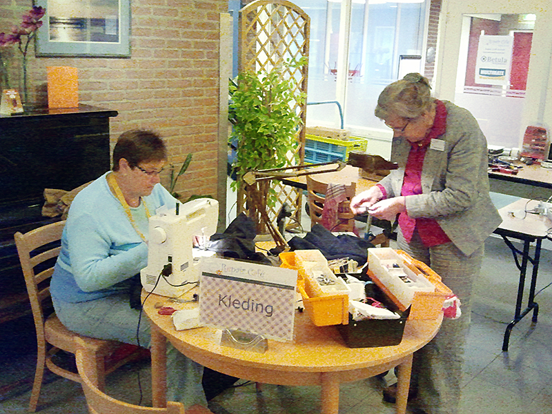 SAMSUNG Eerste bijeenkomst Repair Café groot succes