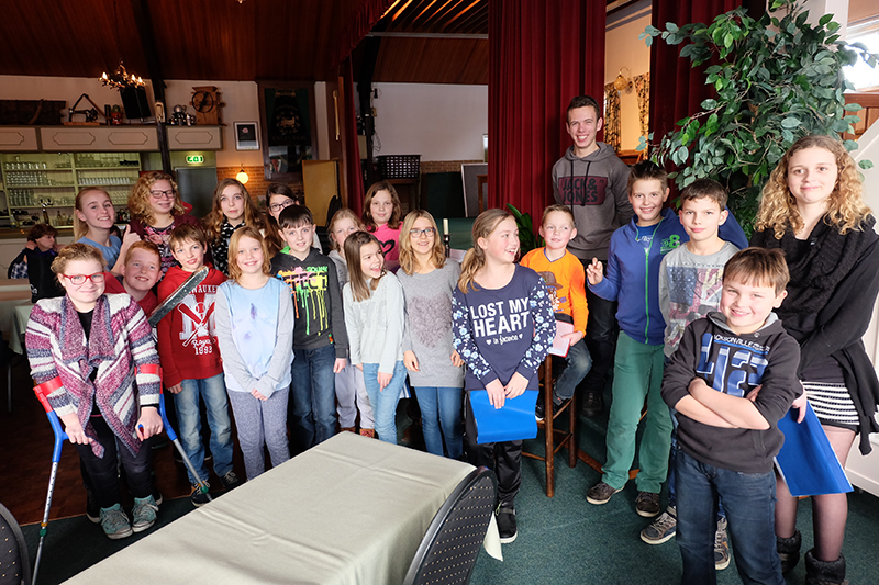 Jeugd De Eendracht met twee stukken voor het voetlicht Jeugd De Eendracht met twee stukken voor het voetlicht