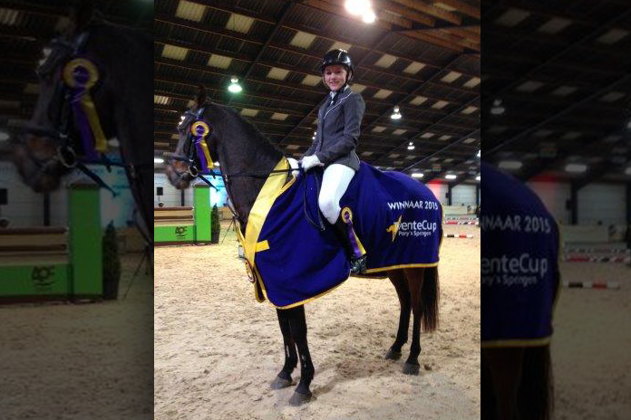 Regina Kappert wint met pony Hunter de Twente cup Regina Kappert wint met pony Hunter de Twente cup