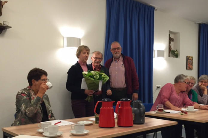 Huldiging van jubilaris bij de Zonnebloem Huldiging van jubilaris bij de Zonnebloem