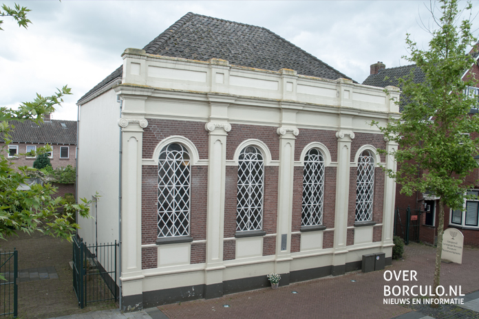 Joodse chazan keert terug voor Synagoge Chazan keert terug als beeld voor Synagoge