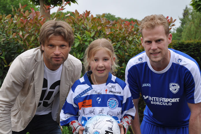 Nika-Koopman-ontvangt-verrassingspakket-van-de-Graafschap Nika Koopman ontvangt verrassingspakket van de Graafschap