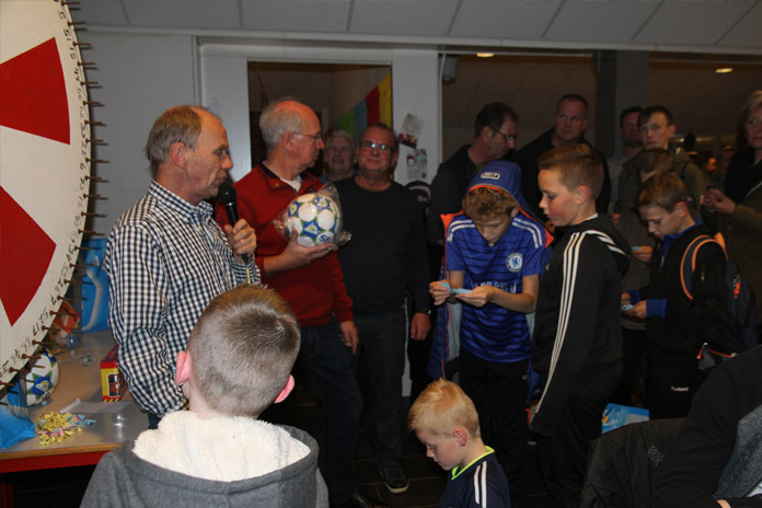 drukke-en-gezellige-bazaar-bij-v-v-reunie Drukke en gezellige Bazaar bij v.v. Reünie