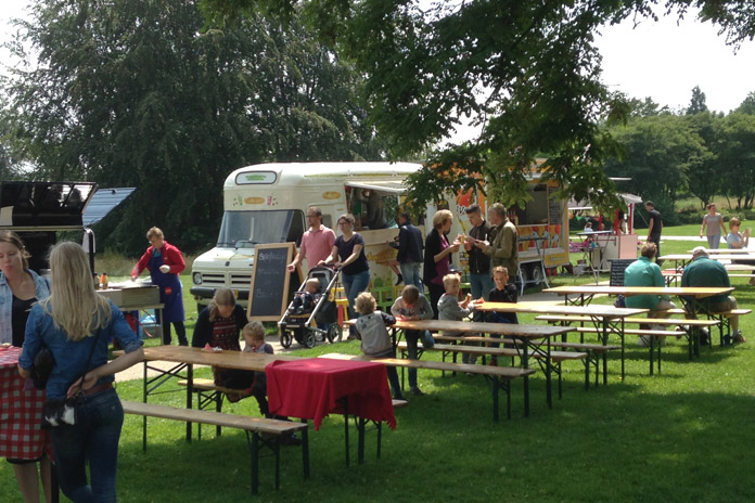 Foodtrucks in gemeentepark tijdens Weerkomm’n dagen