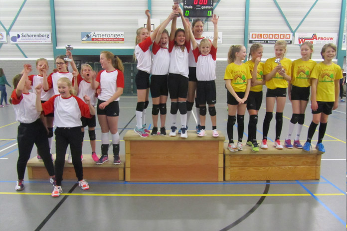 Schoolteams volleyballen fanatiek om kampioenschap van Berkelland