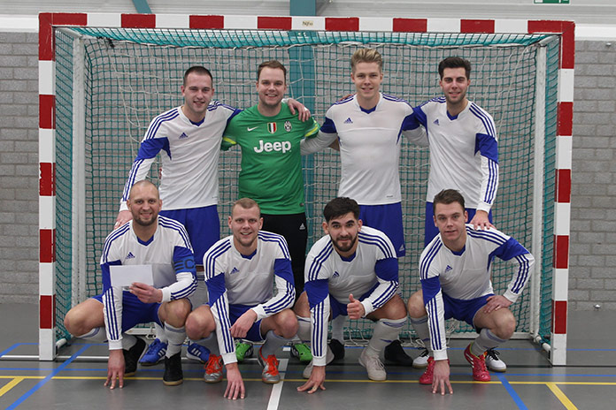 Mooi kerstzaalvoetbaltoernooi bij v.v. Reünie