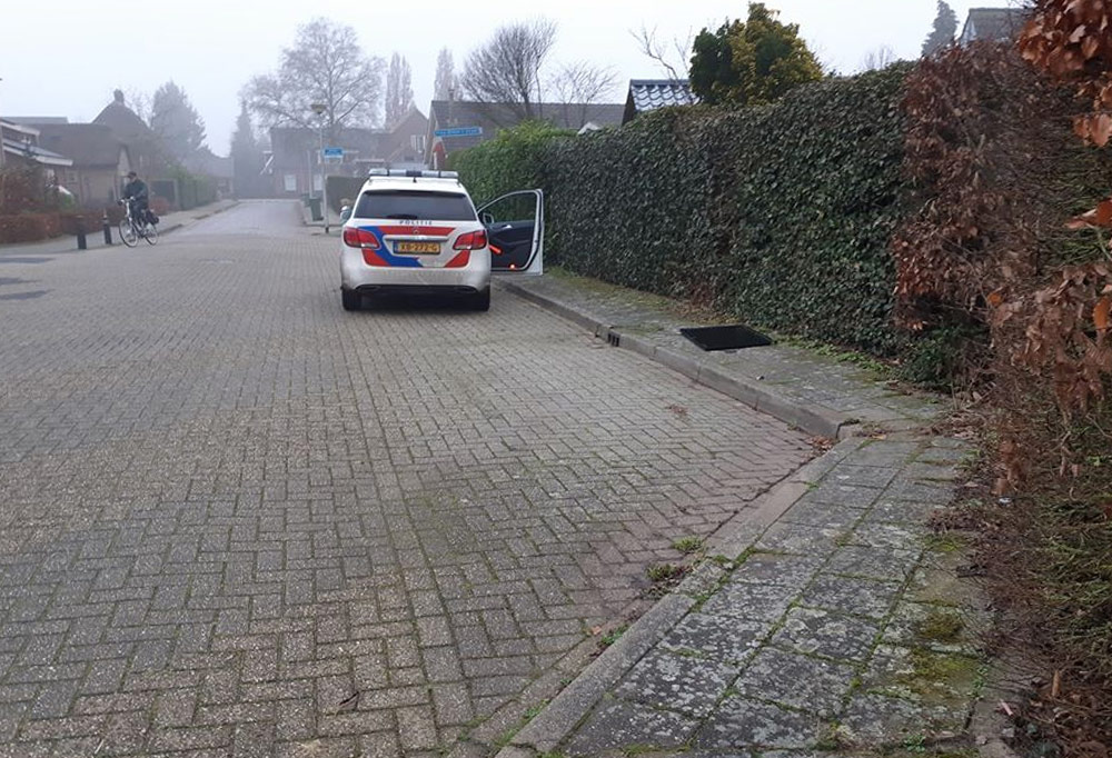 Verdachte-situatie,-TV-gedumpt-op-straat Verdachte situatie, TV gedumpt op straat