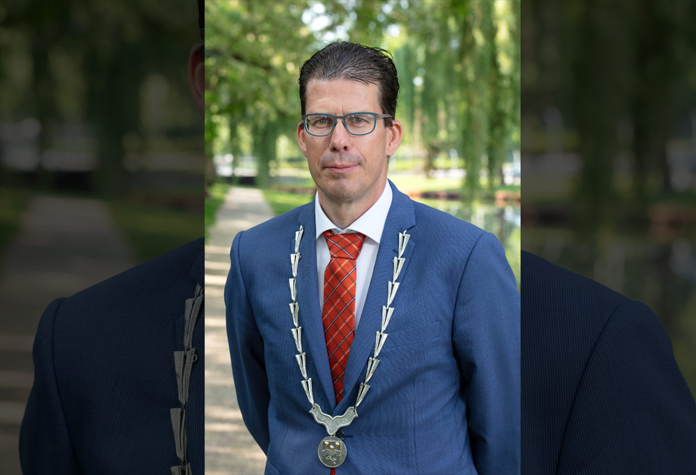 Gemeente Berkelland wil Van Oostrum langer als burgemeester