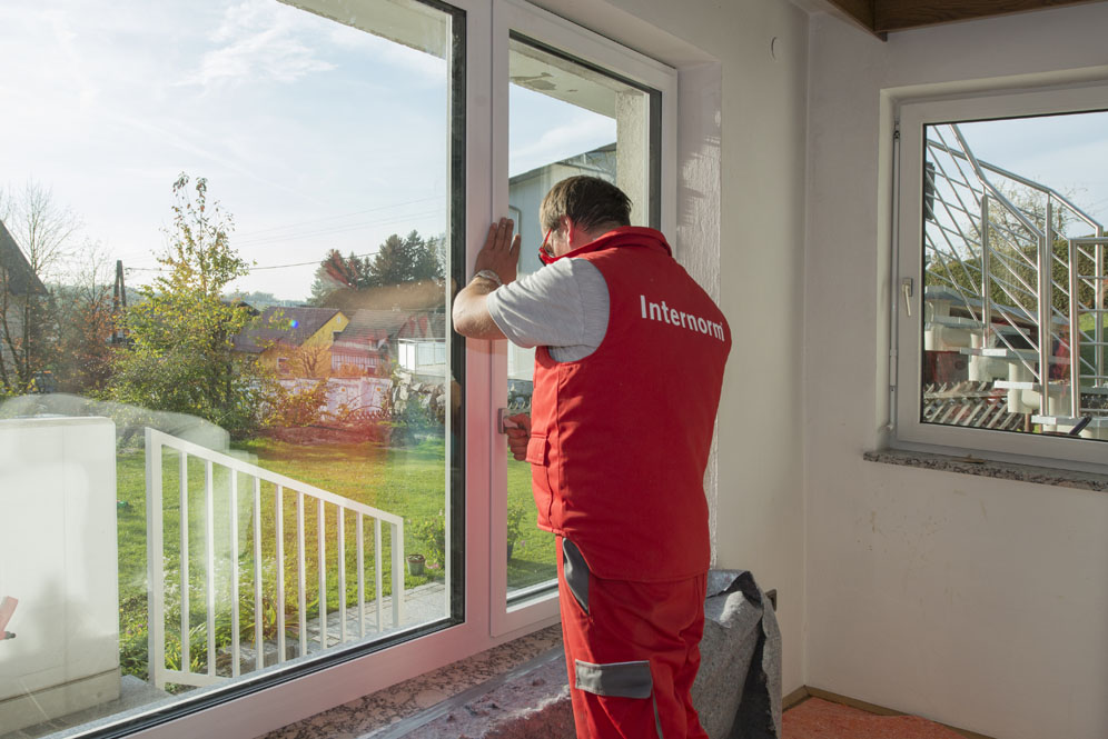 Isolamento acustico infissi  Come isolare acusticamente porte e finestre -  Alfer Infissi