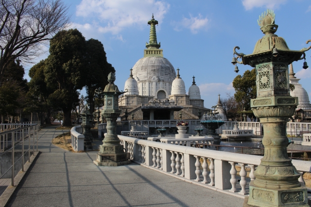 墓地にある供養塔