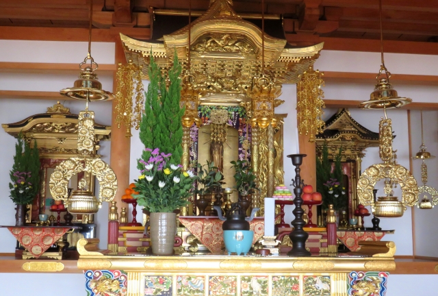 寺院の仏壇