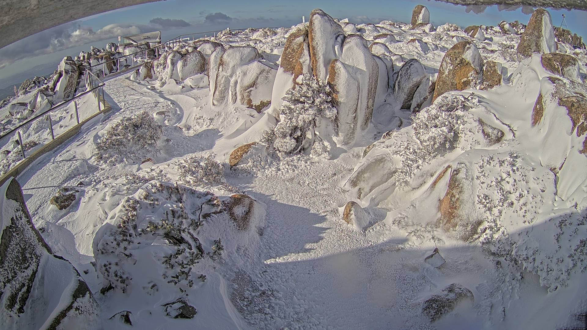 Snow blankets Hobart