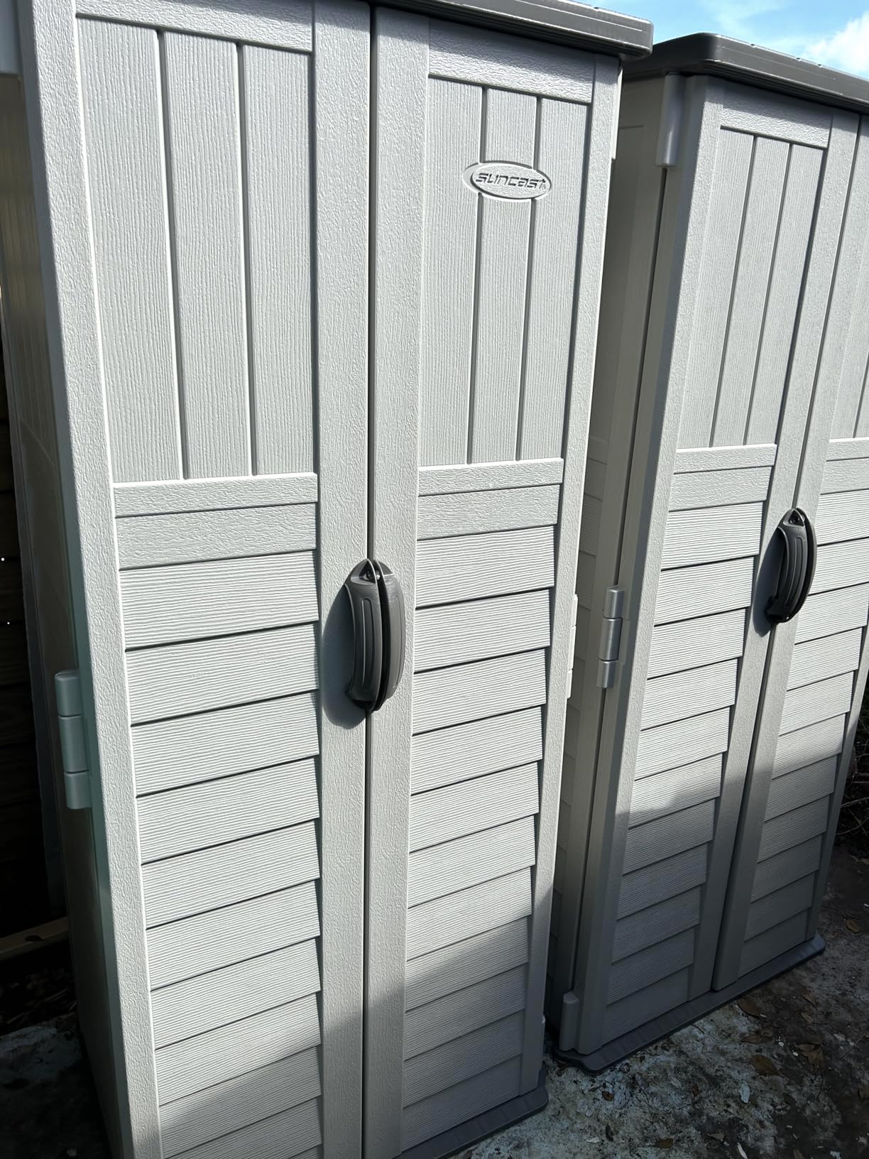 Suncast BMS1250 Outdoor Vertical Shed with Floor, Vanilla REAL DECORS