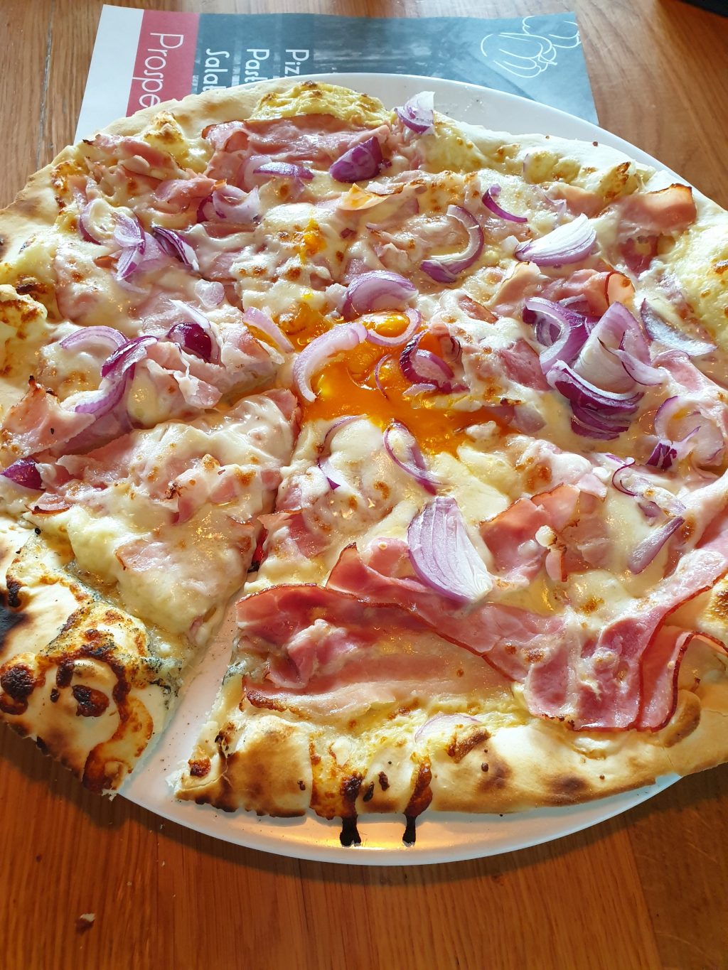 Pizza Carbonara la Restaurant Peperosso Baia Mare