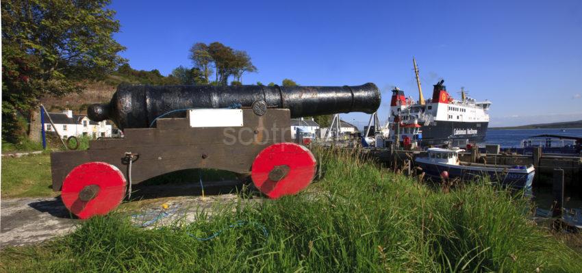 Finlaggan Leaves West Loch Tarbert