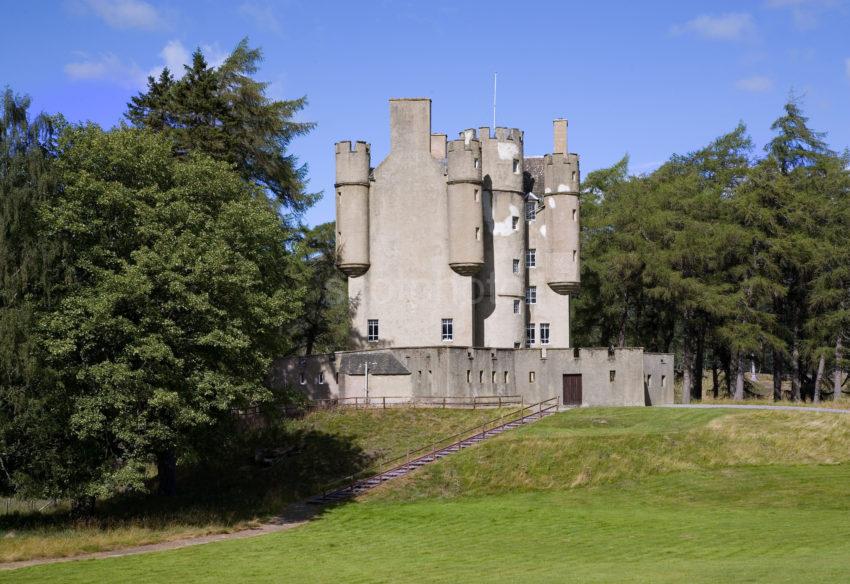 WY3Q9940 Braemar Castle Summer 47M