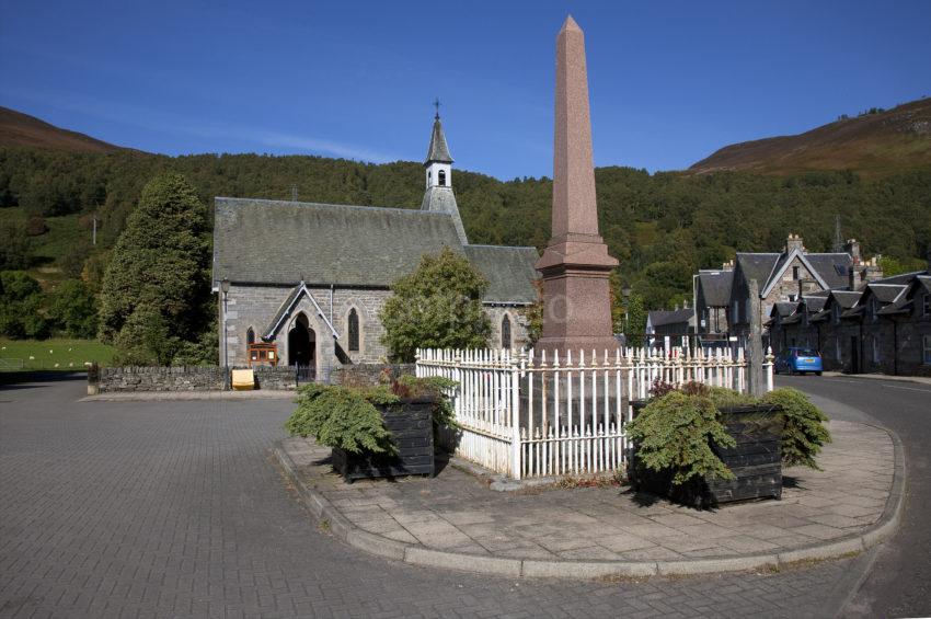 KINLOCHRANNOCH VILLAGE