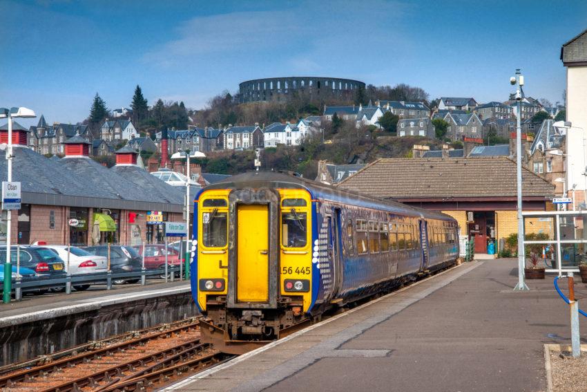 DSC 4124 SPRINTER IN OBAN STATION