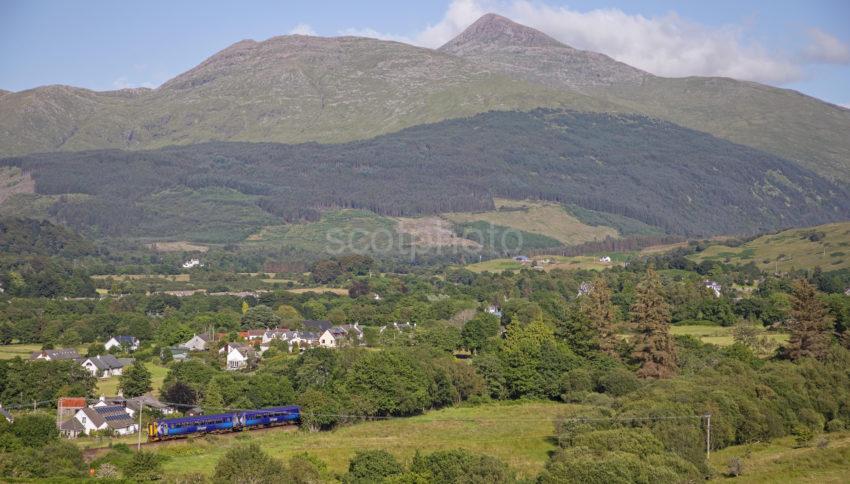 96597fbb 198a5409 156 Super Sprinter Departing Taynuilt Station