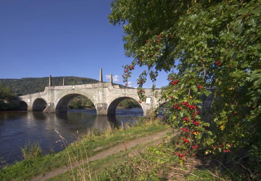 Y3Q0184 Aberfeldy Bridge Early Autumn River Tay Perthshire