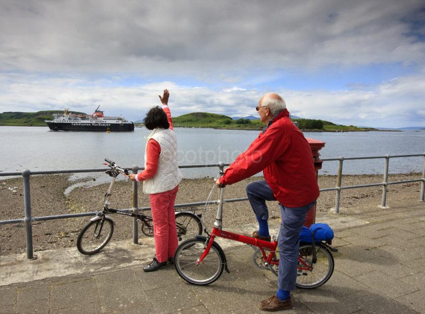 I5D9846 Tourists On Cycles Oban