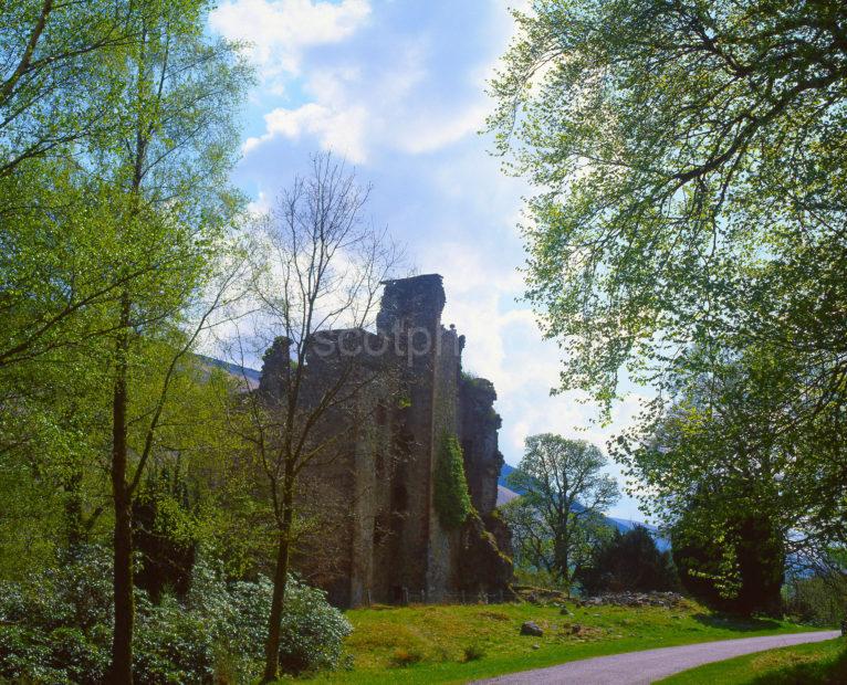 Glengarry Castle Ruin Which Overlooks Loch Oich Inverness Shire