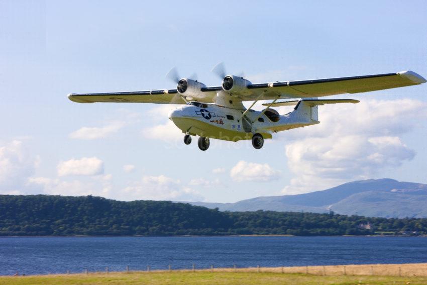 THE CATALINA ARRIVING AT OBAN AIRPORT FOR ITS FIRST LANDING ON FRIDAY