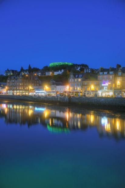 PORTRAIT OBAN AT NIGHT