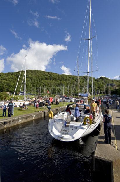 133A9999 Portrait Yacht Entering Crinan Basin