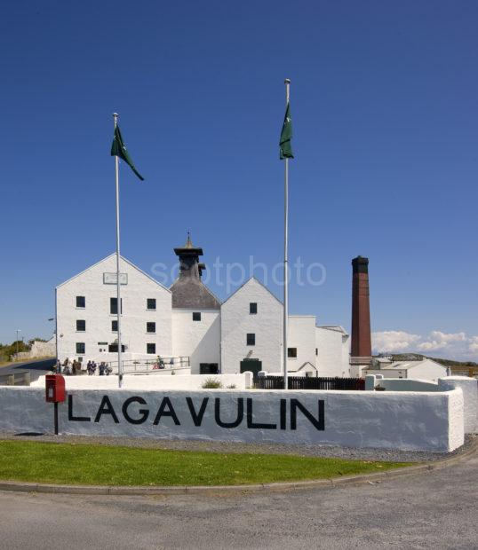 LAGAVULIN DISTILLERY ISLAY 2