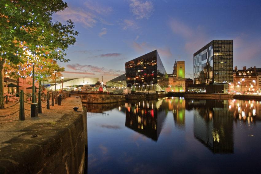 0I5D3396 DUSK OVER ALBERT DOCK LIVERPOOL TOWARDS DISTANT PIER HEAD