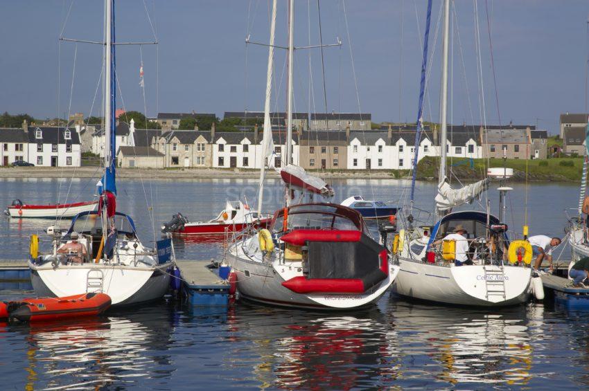 WY3Q1438 Port Ellen Harbour Islay