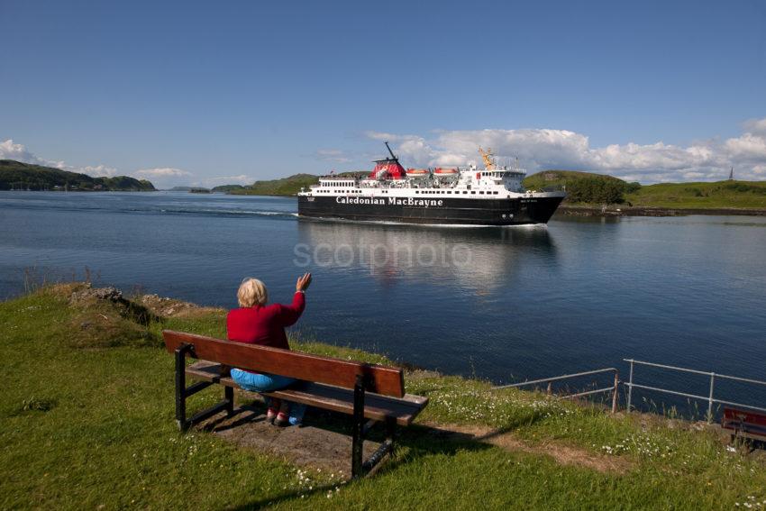 MV ISLE OF MULL PASSES DUNOLLIE OBAN BAY