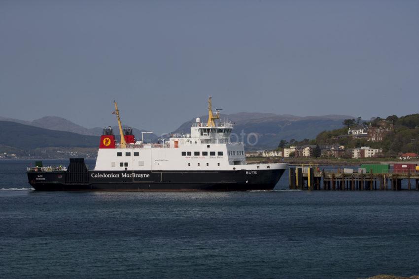 WY3Q4463 The BUTE Arrives At Wemyss Bay Pier The Clyde