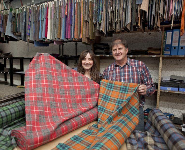 DSC 5351 Gwen And Roddy At The Harris Tweed Mill Shawbost Lewis