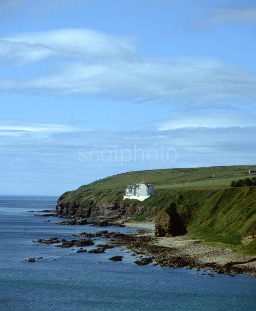 DUNBEATH CASTLE CAITHNESS