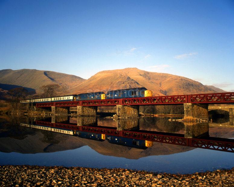 Double Header Class 37s Cross Loch Awe With Oban Glasgow Train