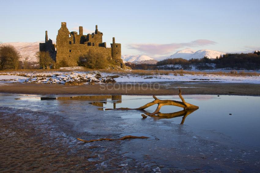 I5D0332 Evening Light On Kilchurn Castle Loch Awe With Ben Lui Argyll