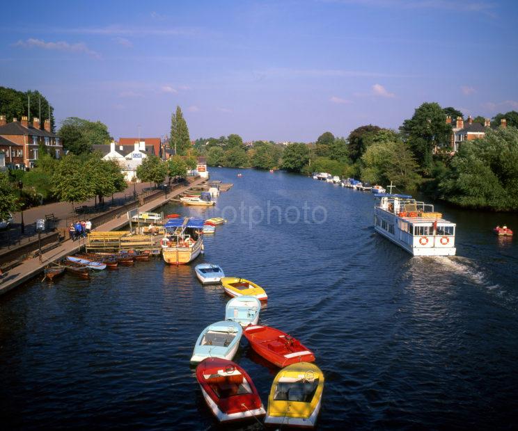 The River Deee Chester From Queens Park Bridge