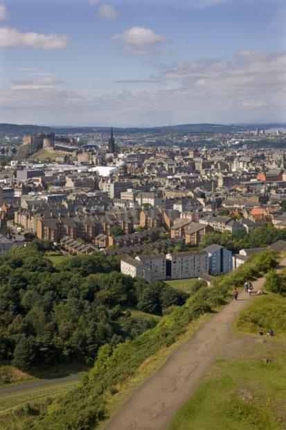 0I5D2530 Edinburgh From Salisbury Cragg