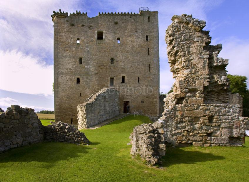 I5D9729 Davids Tower From The West Spynie Palace Moray