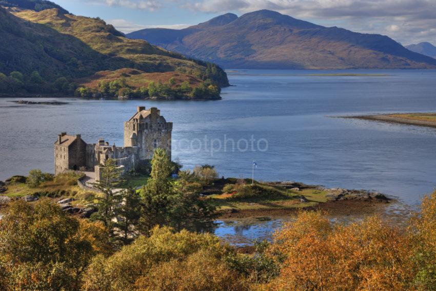 0I5D0079 Autumn View Eilean Donan Castle Loch Duich