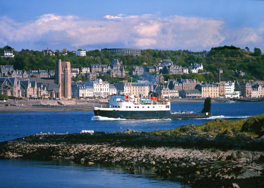 MV Arran Departs Oban Bay