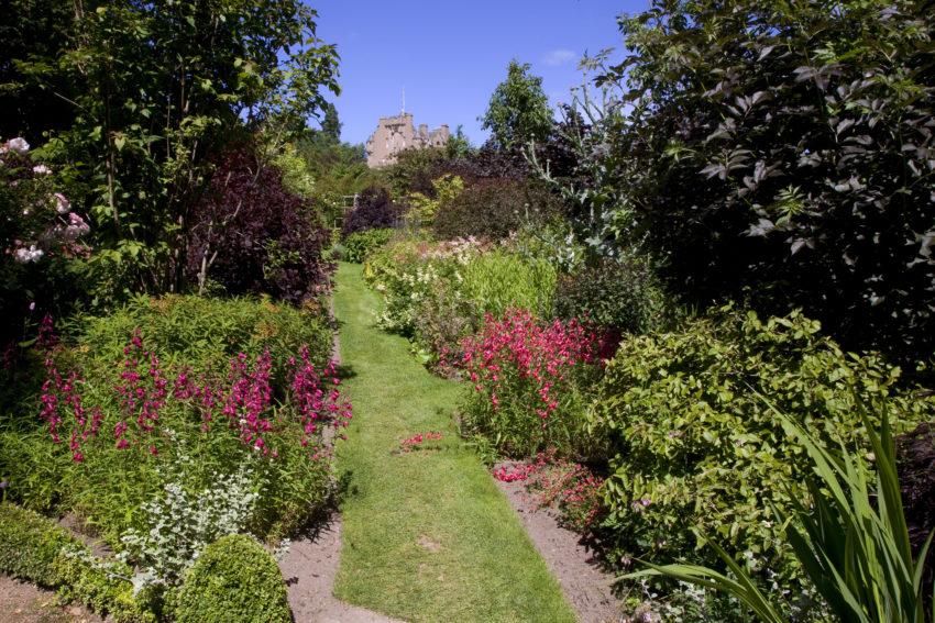 0I5D0018 Crathes Castle From Gardens Aberdeenshire