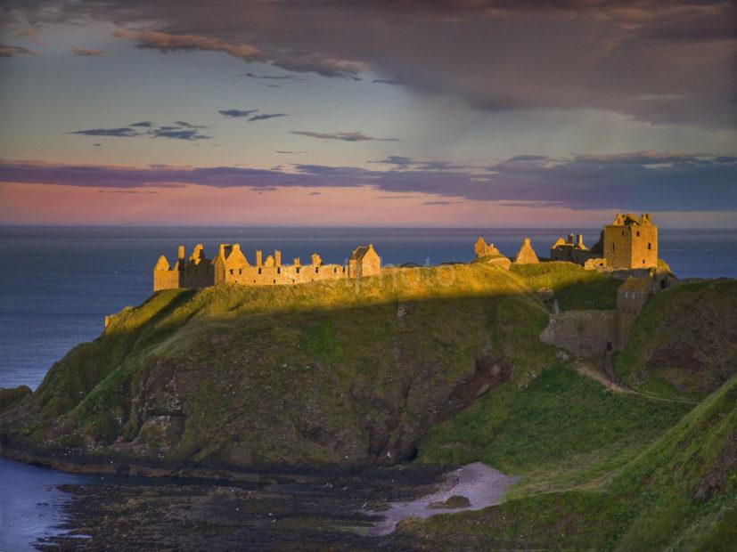 0I5D9910 Spectacular Shot Of Dunnottar Castle At Dusk