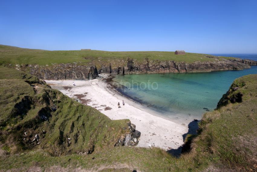 DSC 9411 Small Bay Near The Butt Of Lewis