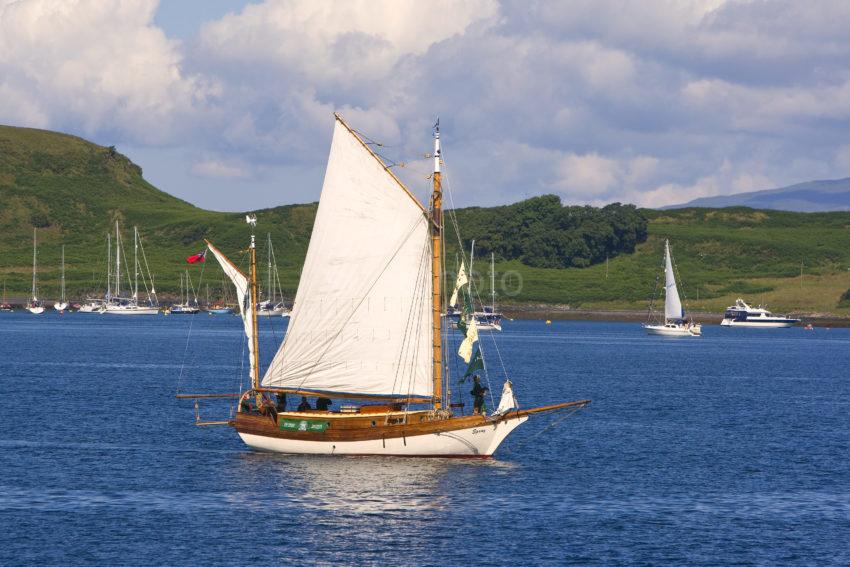 Yacht Oban Bay With Piper Aboard