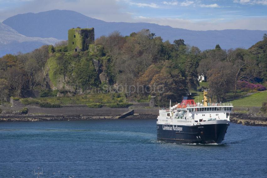 3X8G0313 Unusual Picture Of Isle Of Mull And Dunollie Castle June 2011